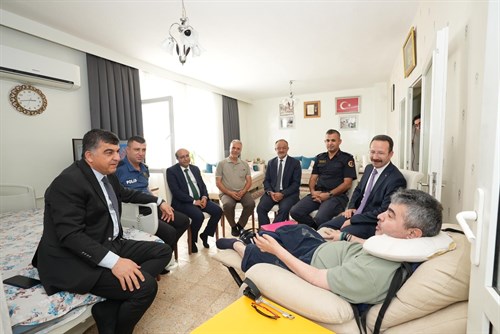 Kaymakamımız  ve Şehitkamil Belediye Başkanımız  19 Eylül Gaziler Günü münasebetiyle Gazilerimizi evlerinde ziyarette bulunuldu.